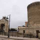 Attraversata l�antica Porta Baresana raggiungiamo piazza Cavour...